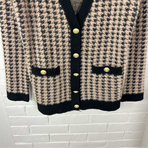 Tahari Brown Black Houndstooth Pattern Fuzzy Eyelash Cardigan Sweater Size S - Picture 4 of 9